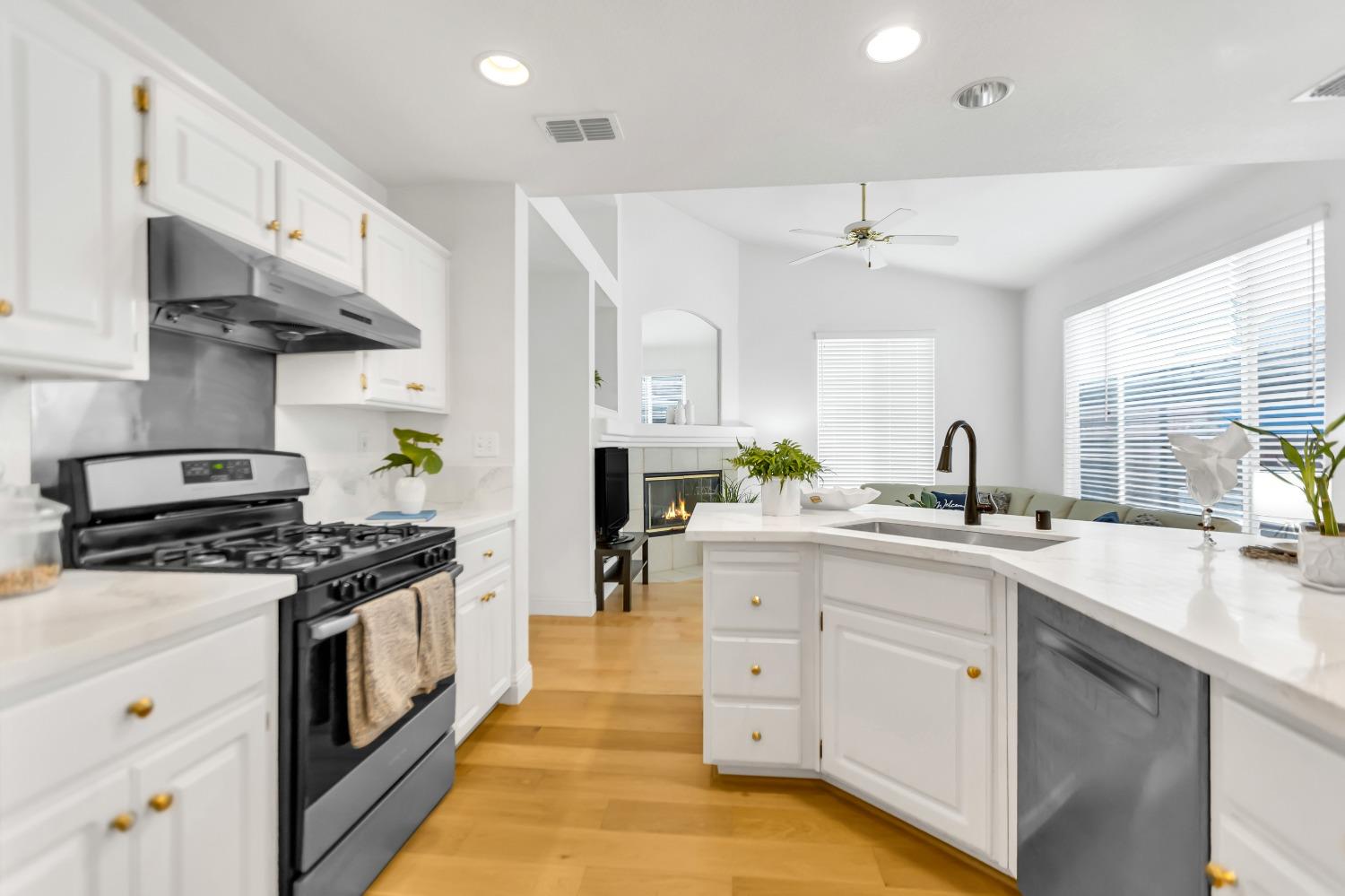 8532 HERITAGE HILL Drive