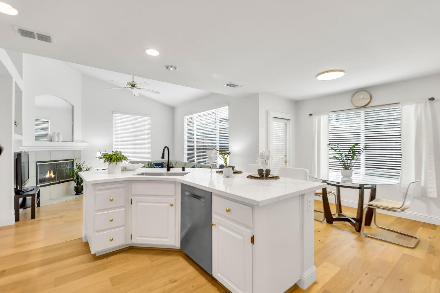 8532 HERITAGE HILL Drive