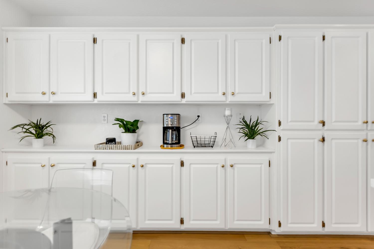 8532 HERITAGE HILL Drive