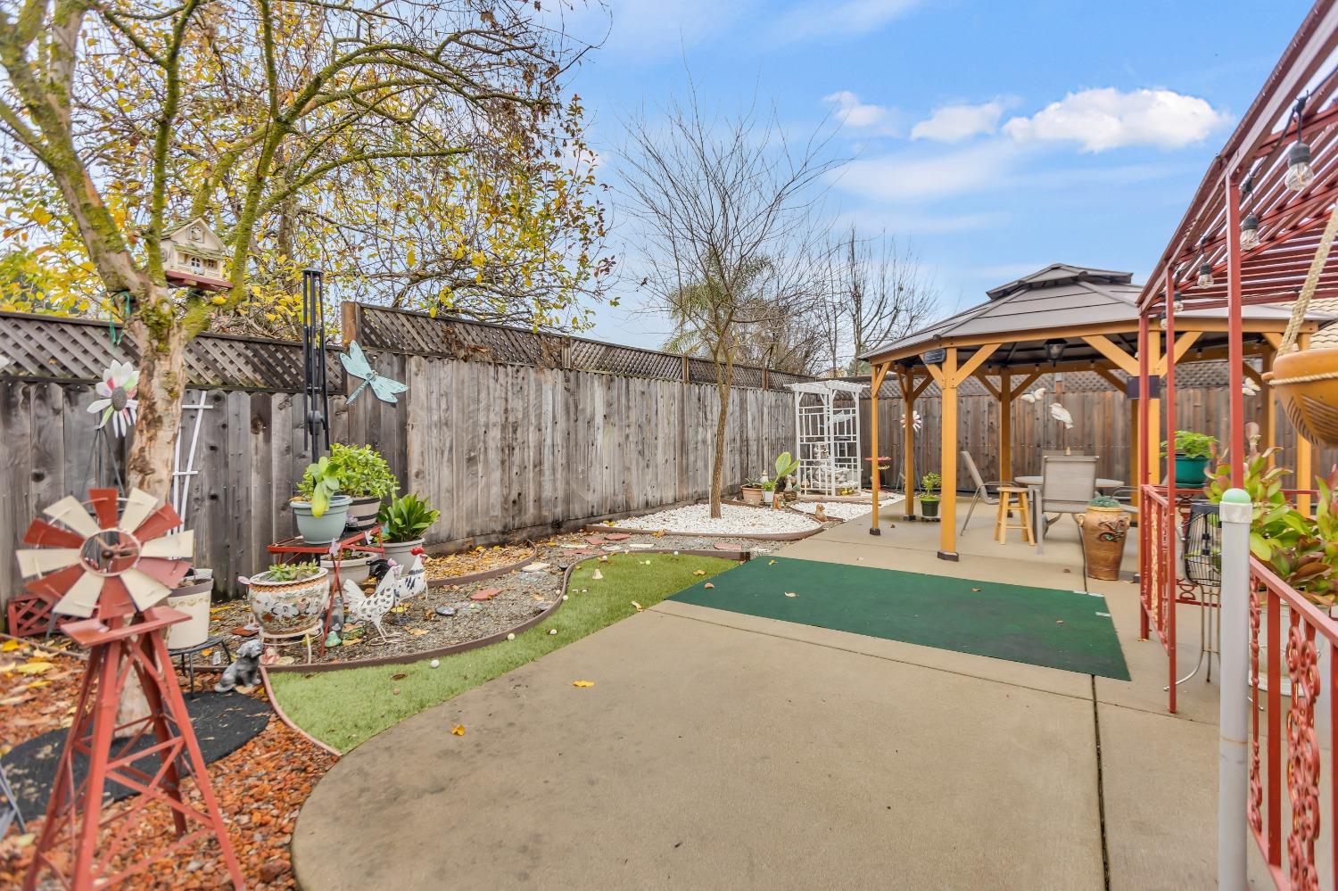 8532 HERITAGE HILL Drive