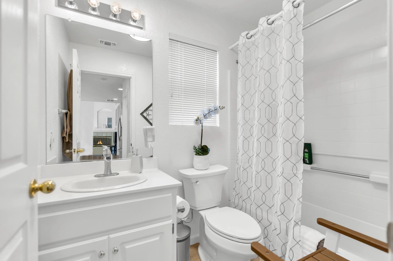 8532 HERITAGE HILL Drive