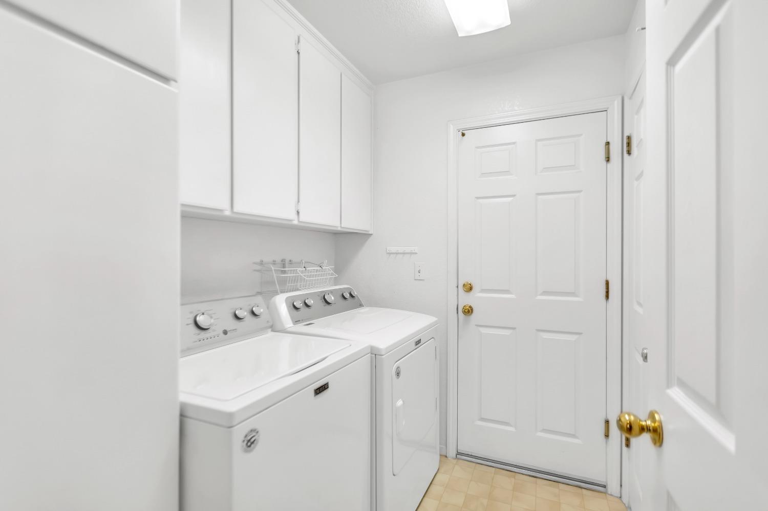 8532 HERITAGE HILL Drive