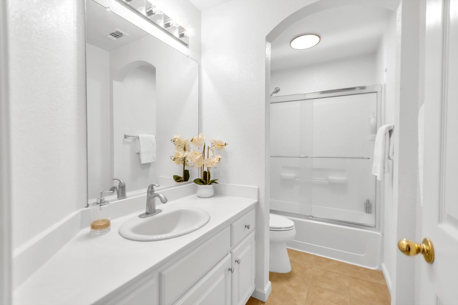 8532 HERITAGE HILL Drive