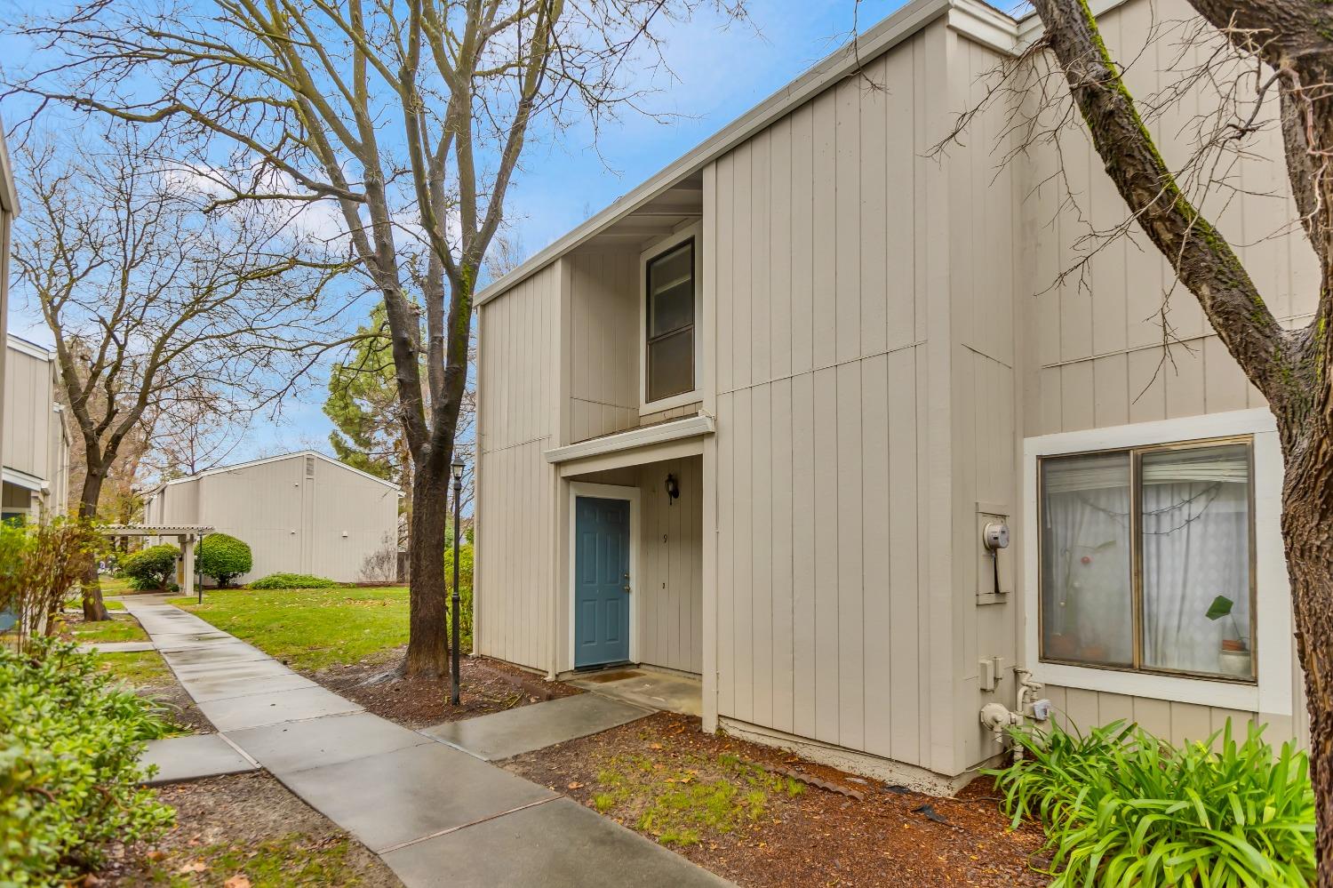 2300 SYCAMORE Lane 9