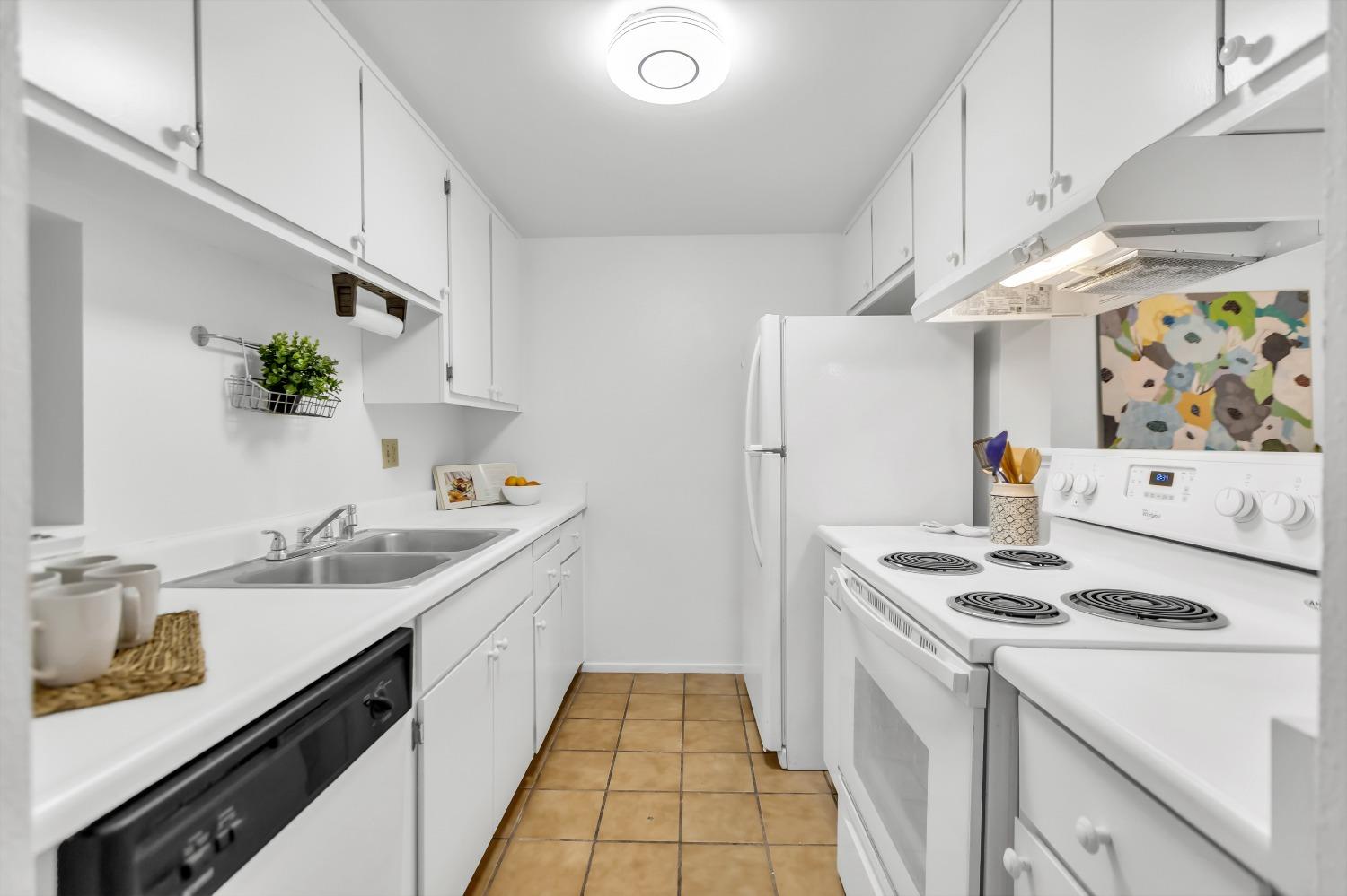 2300 SYCAMORE Lane 9