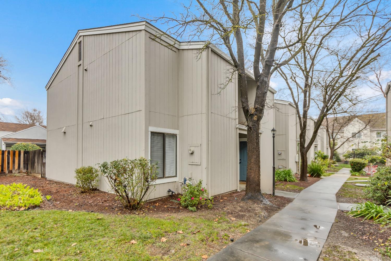 2300 SYCAMORE Lane 9