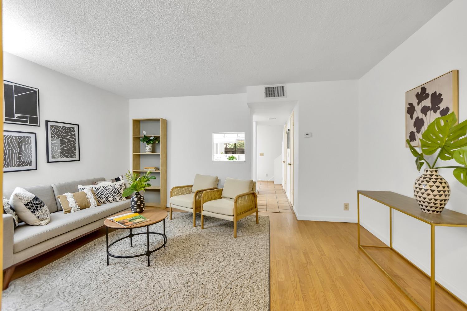 2300 SYCAMORE Lane 9