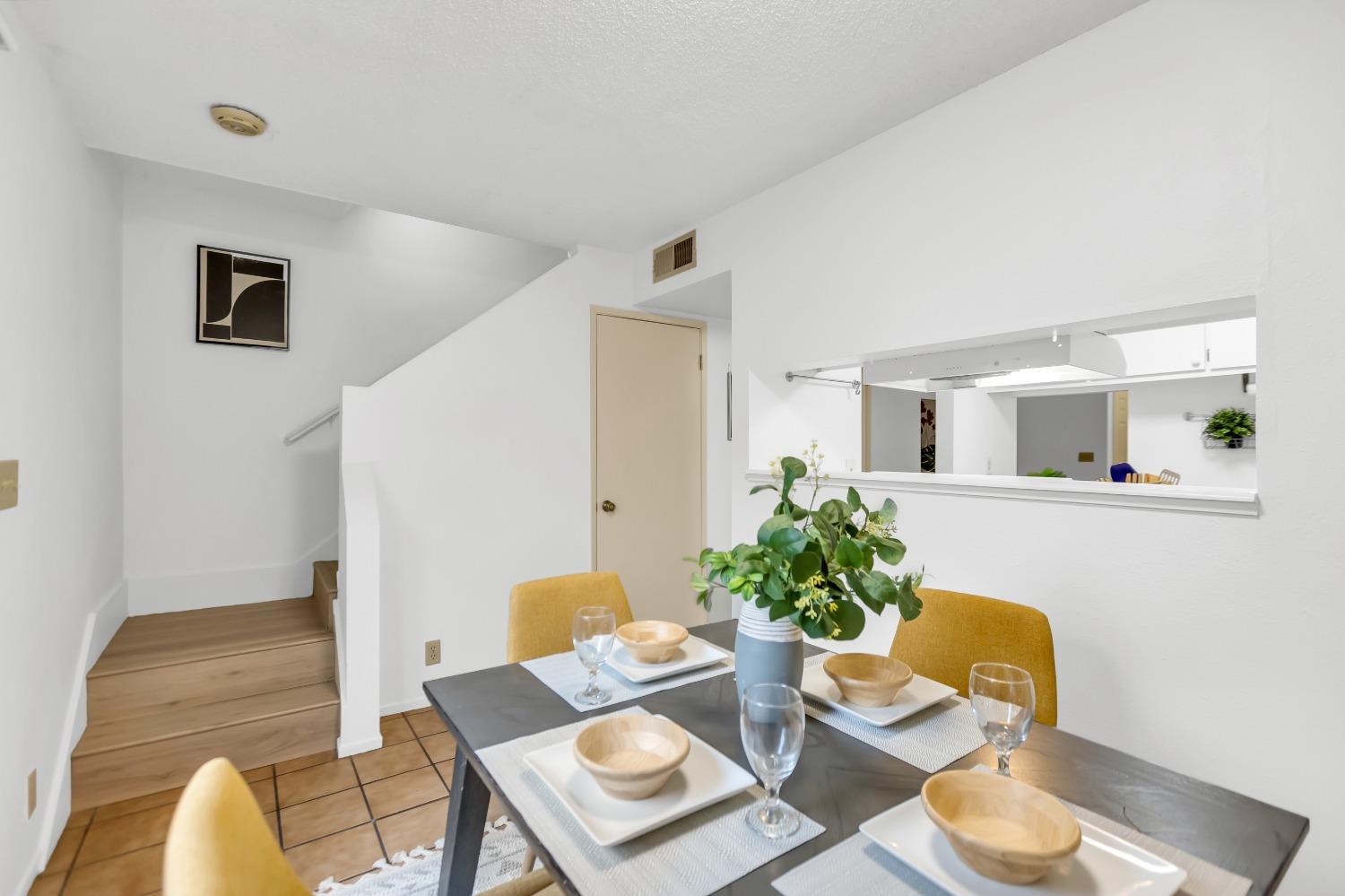 2300 SYCAMORE Lane 9