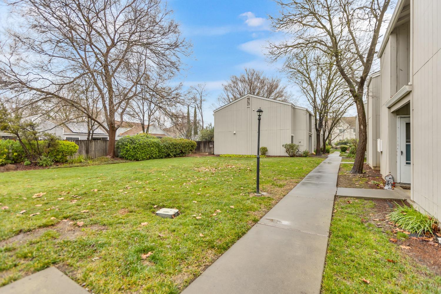 2300 SYCAMORE Lane 9