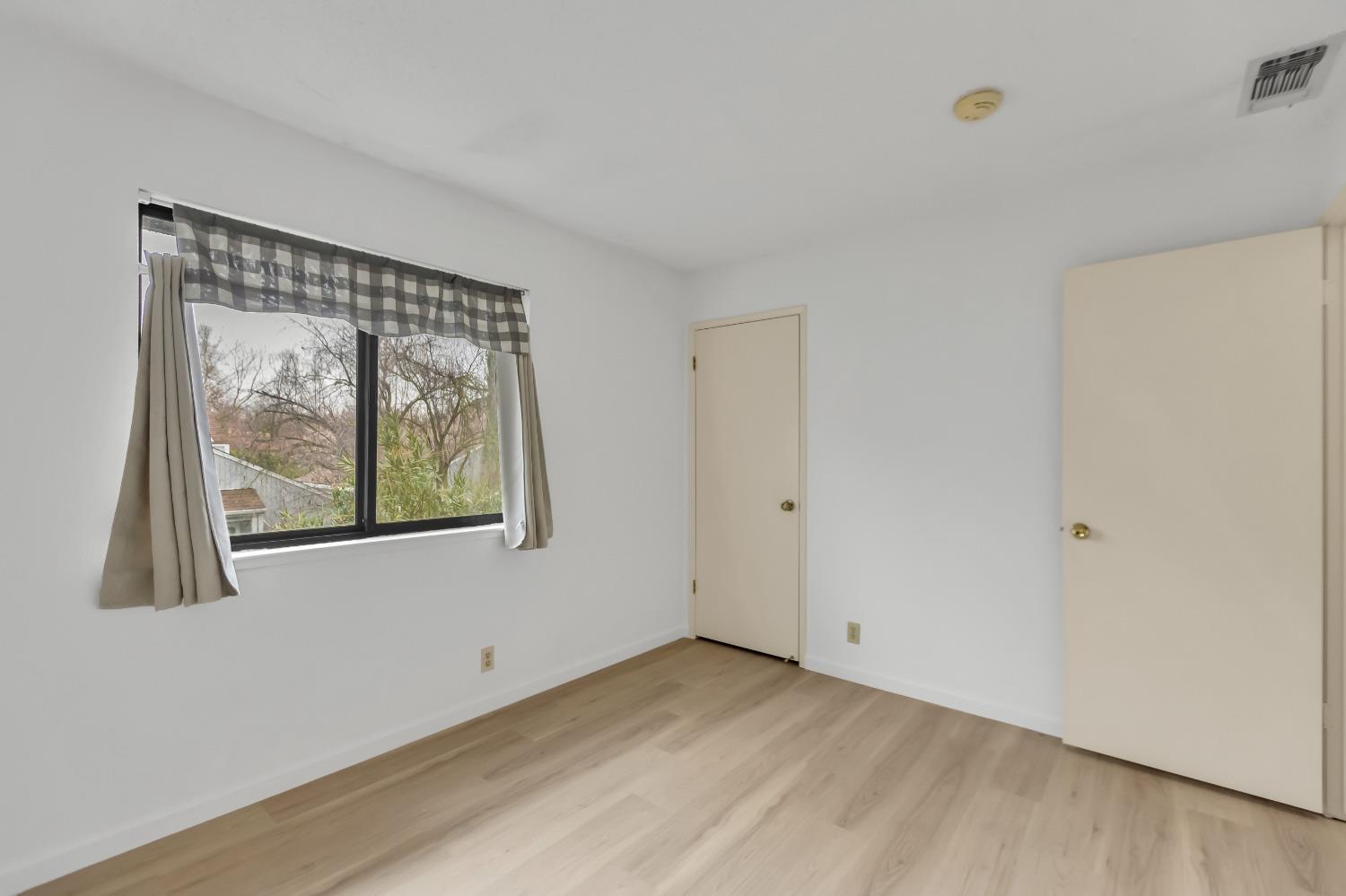 2300 SYCAMORE Lane 9