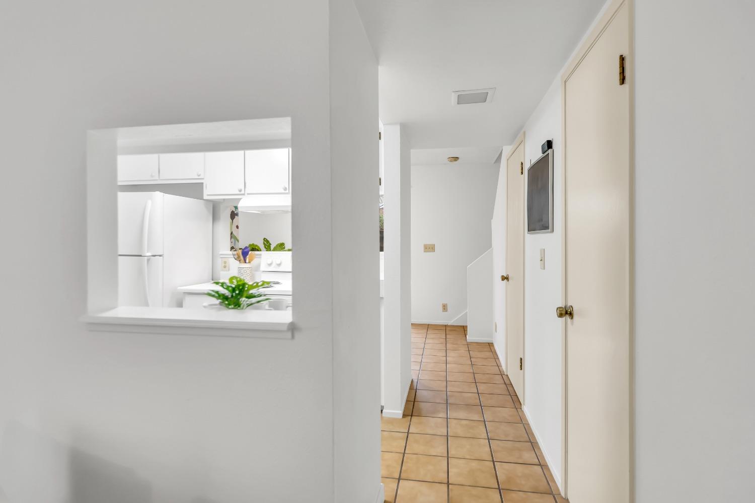 2300 SYCAMORE Lane 9