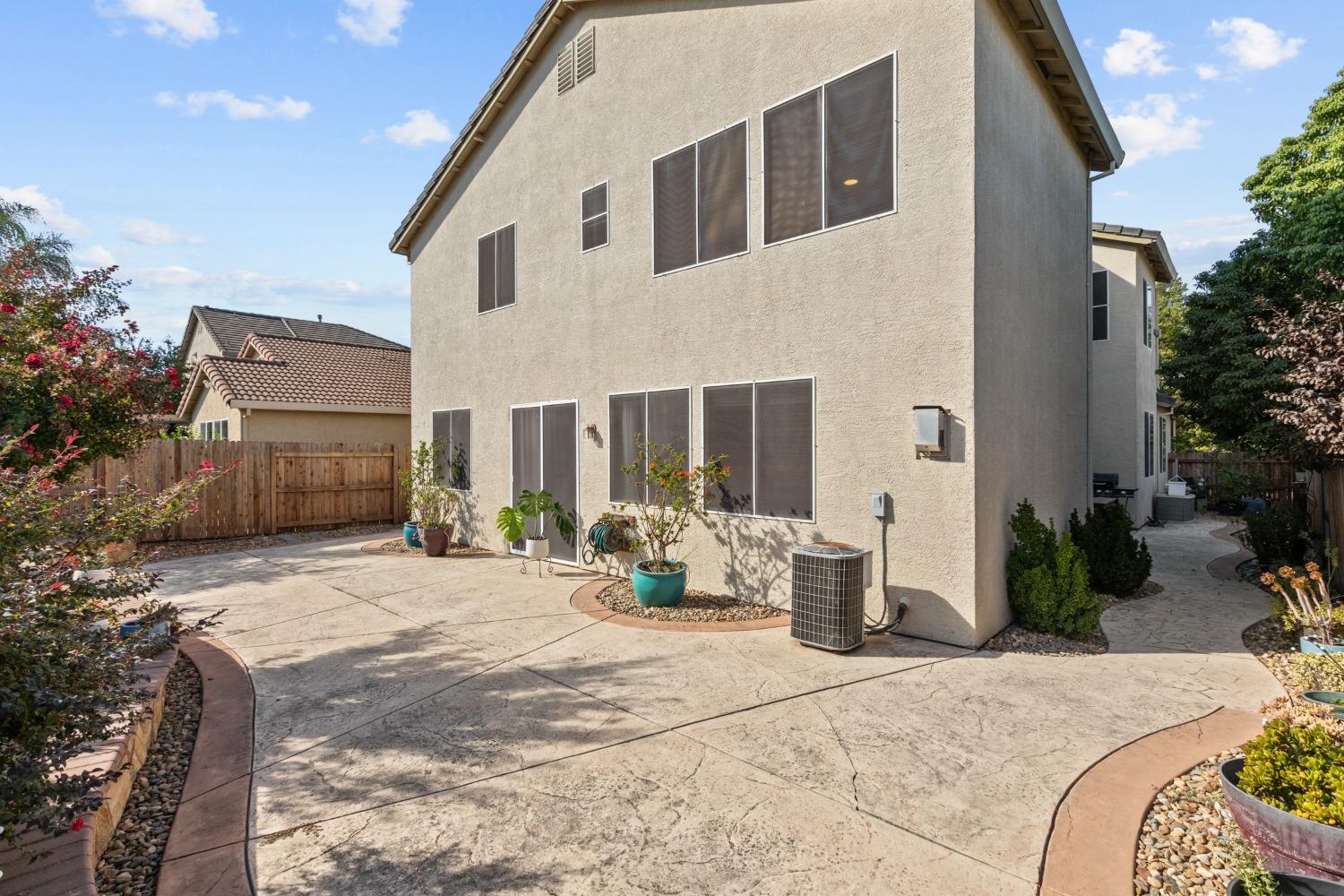 5648 La Casa Way
