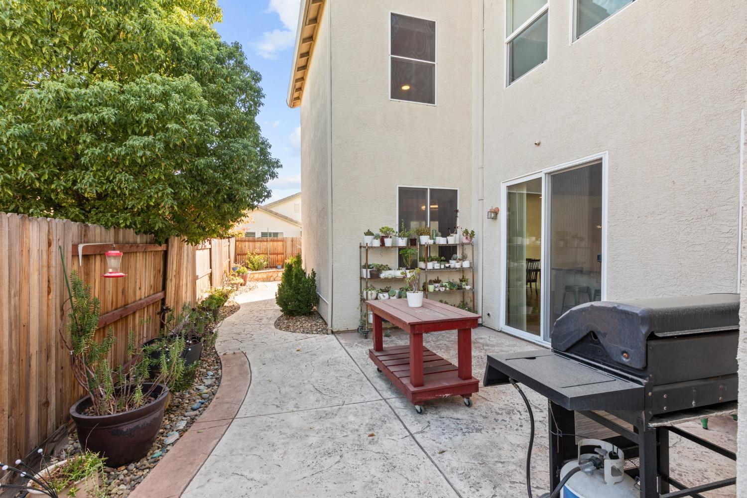 5648 La Casa Way