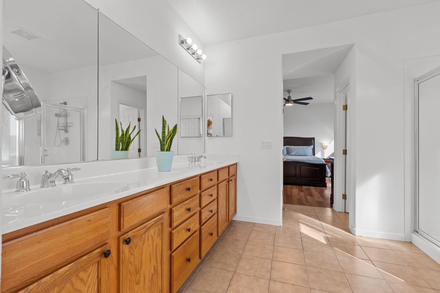 5648 La Casa Way