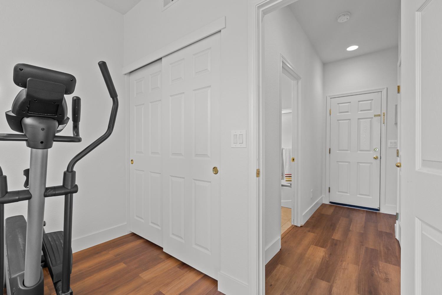 5648 La Casa Way