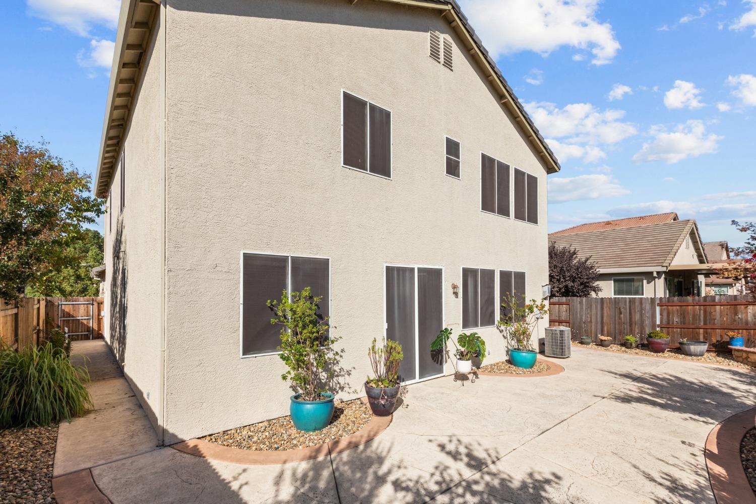 5648 La Casa Way
