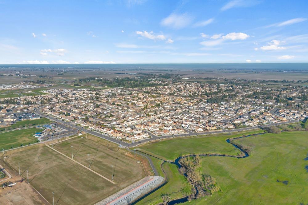 9977 RED TAIL HAWK Way