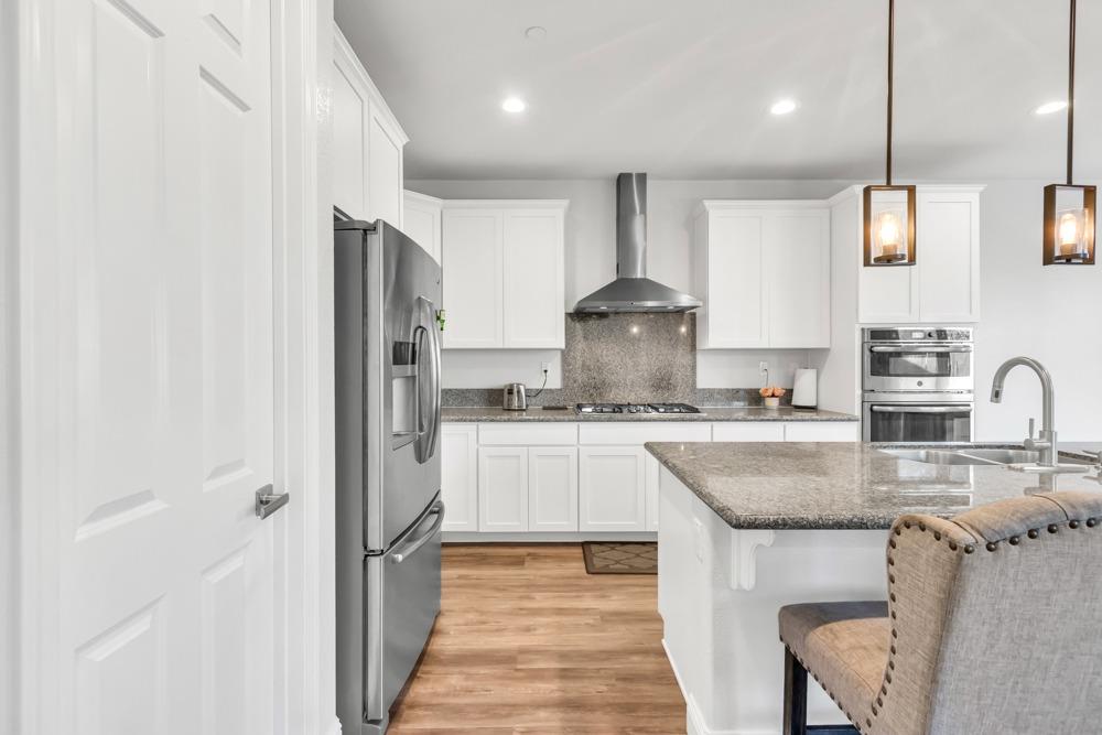 9977 RED TAIL HAWK Way