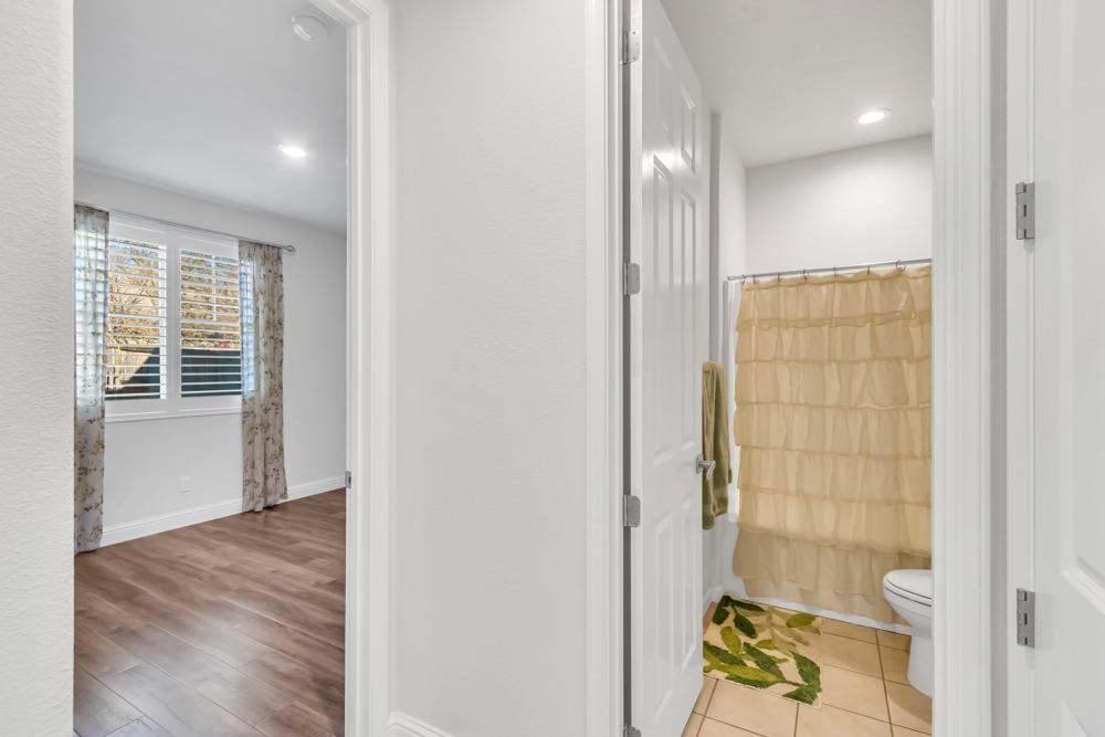 9977 RED TAIL HAWK Way