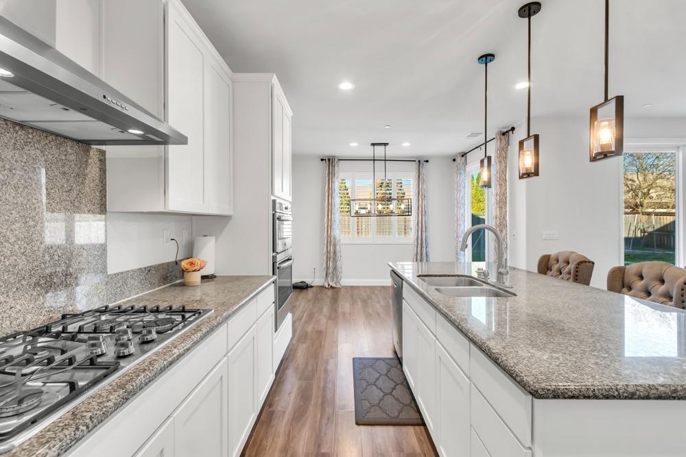 9977 RED TAIL HAWK Way