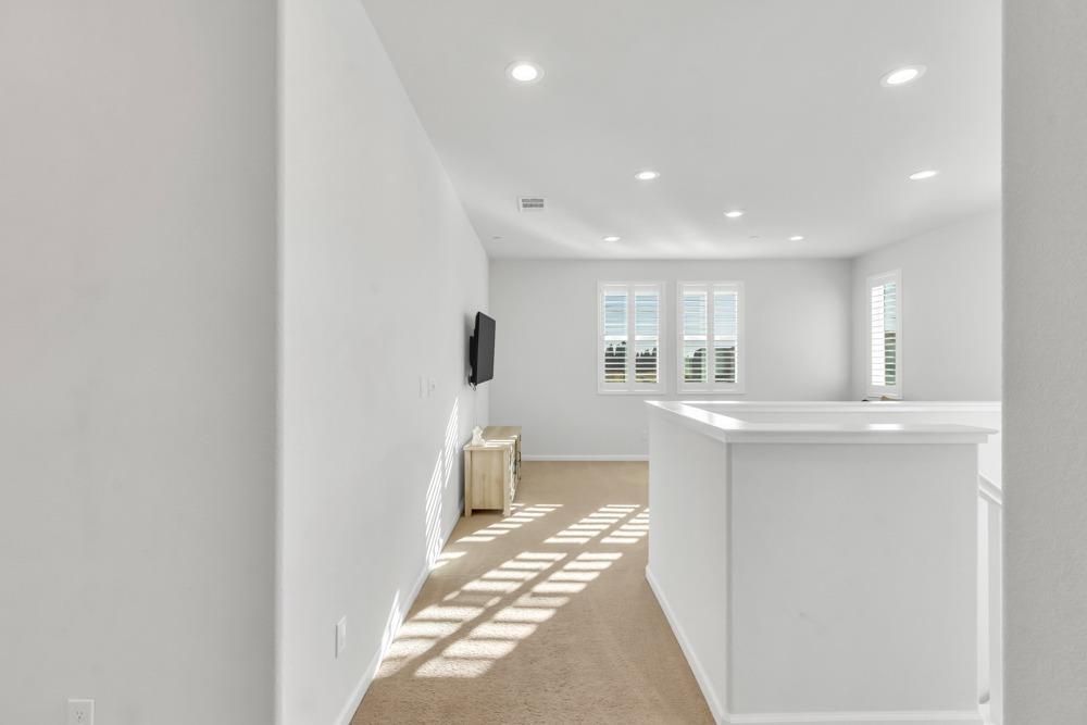 9977 RED TAIL HAWK Way