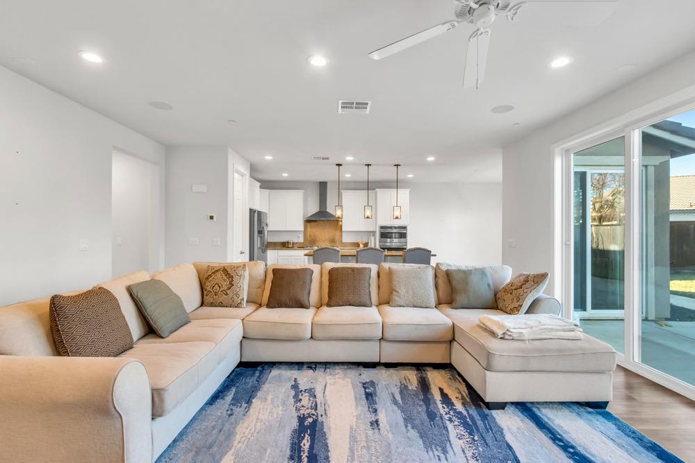 9977 RED TAIL HAWK Way