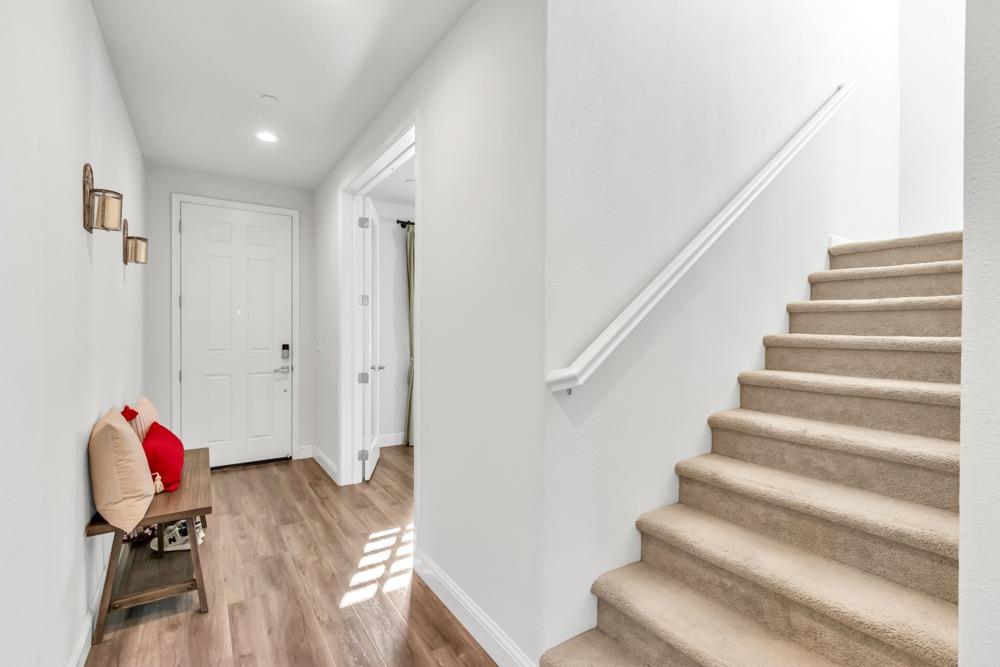 9977 RED TAIL HAWK Way