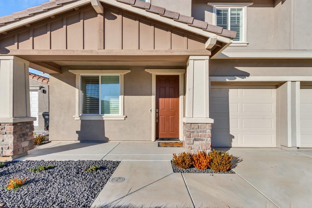 9977 RED TAIL HAWK Way