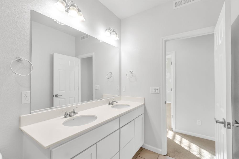 9977 RED TAIL HAWK Way