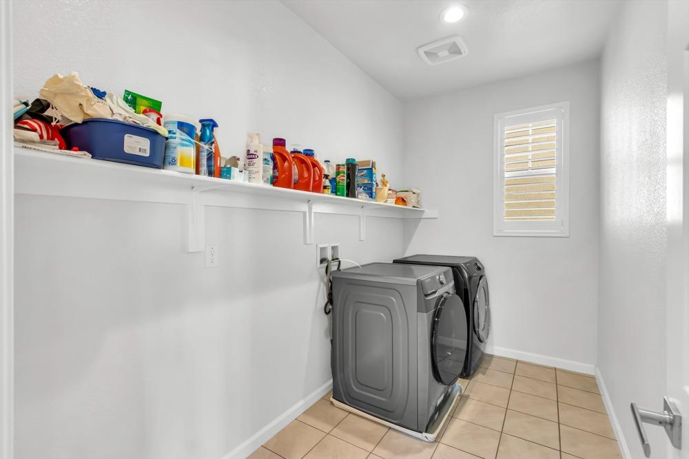 9977 RED TAIL HAWK Way