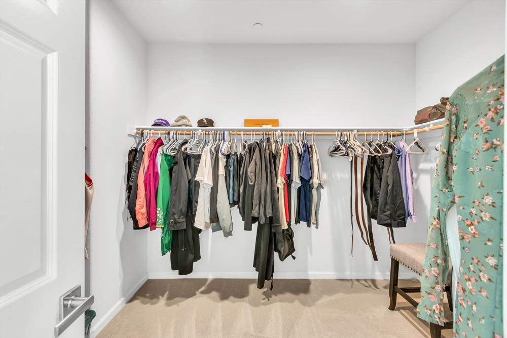 9977 RED TAIL HAWK Way