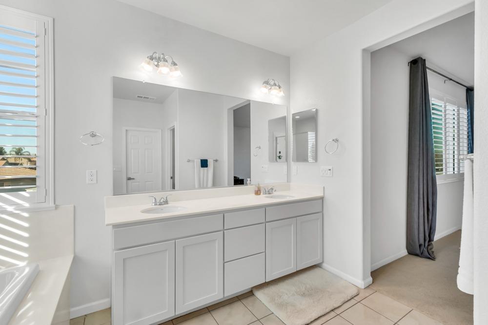 9977 RED TAIL HAWK Way