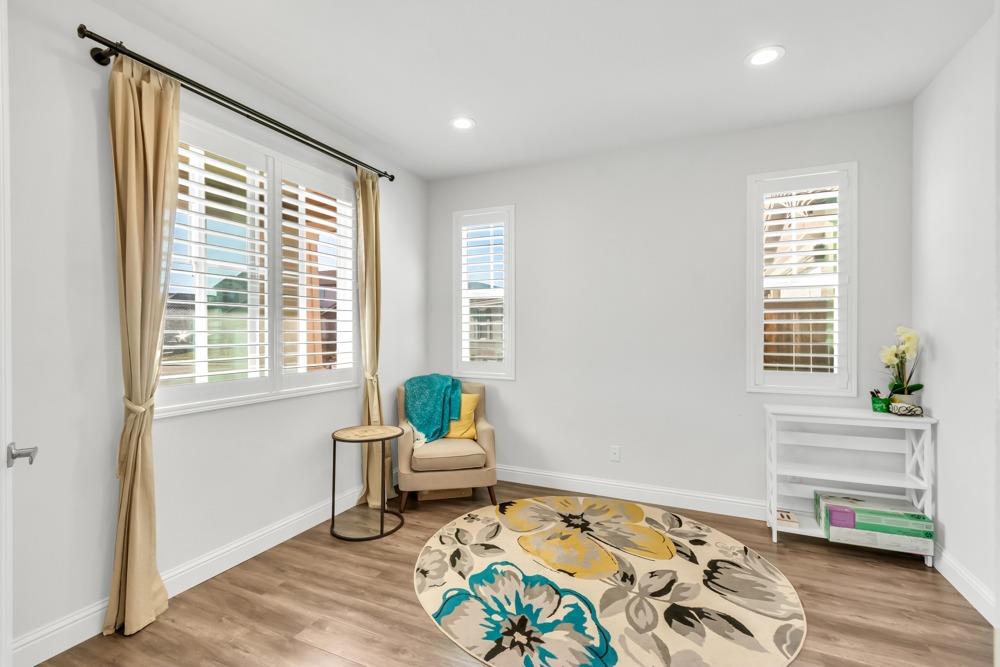 9977 RED TAIL HAWK Way