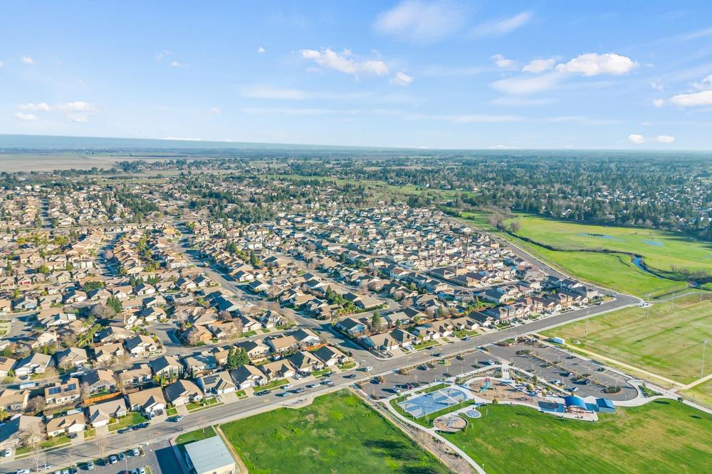 9977 RED TAIL HAWK Way