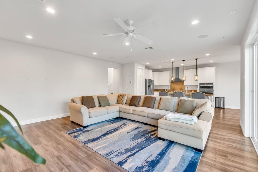 9977 RED TAIL HAWK Way