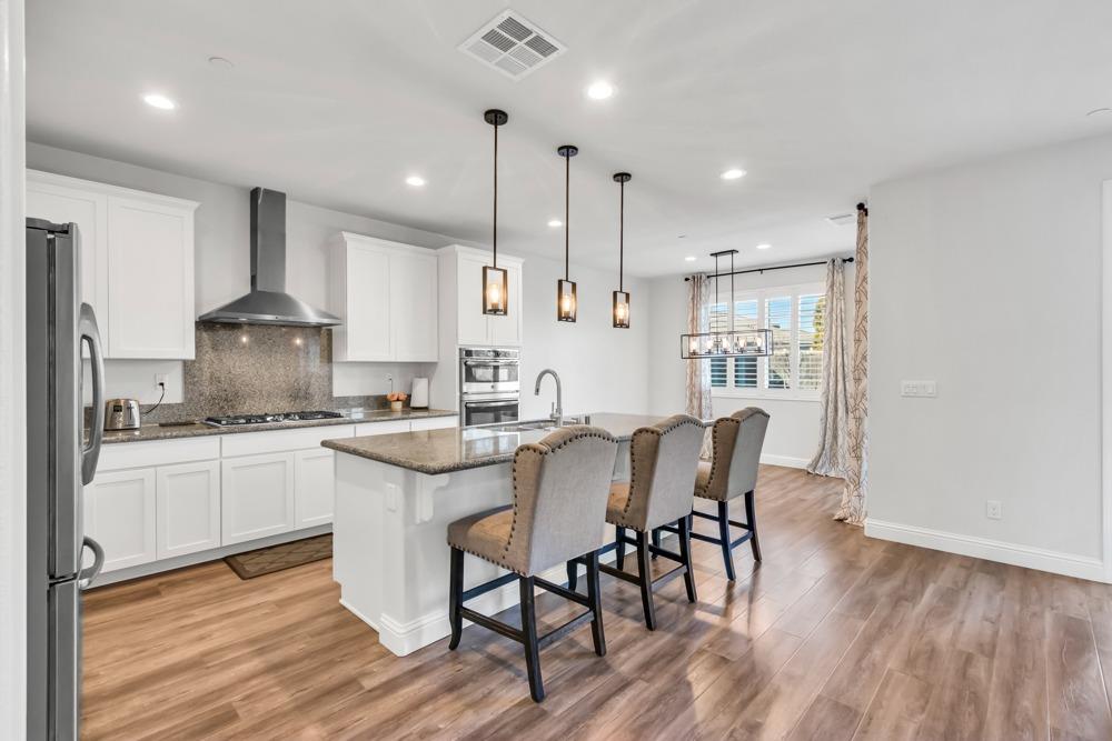 9977 RED TAIL HAWK Way