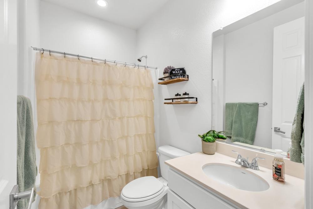 9977 RED TAIL HAWK Way