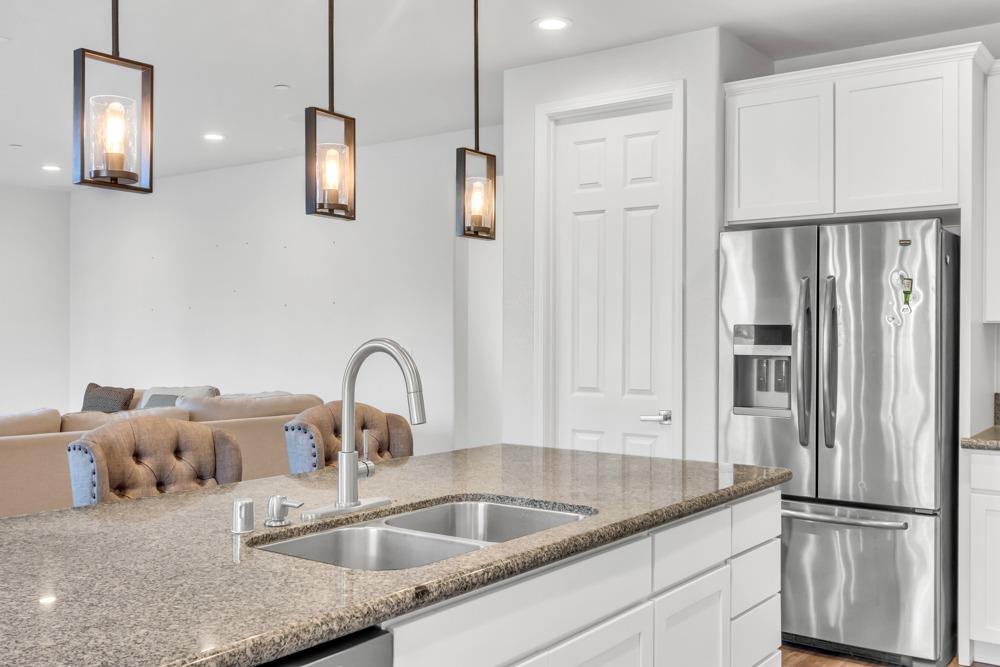 9977 RED TAIL HAWK Way