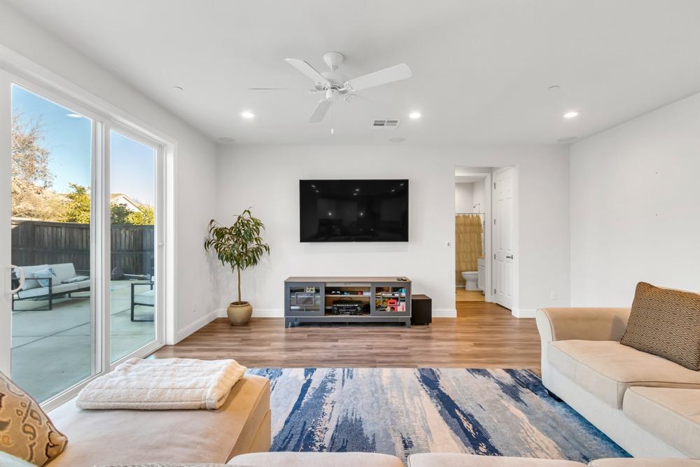 9977 RED TAIL HAWK Way