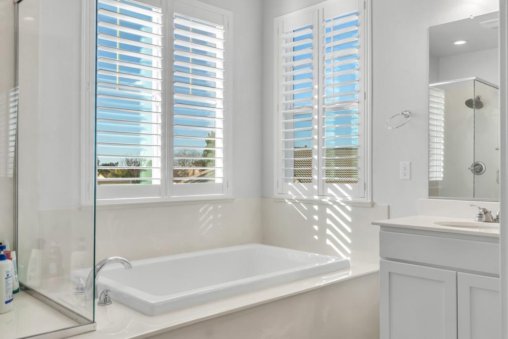 9977 RED TAIL HAWK Way