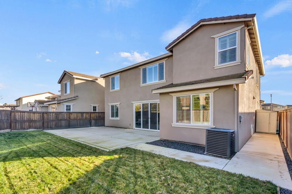 9977 RED TAIL HAWK Way