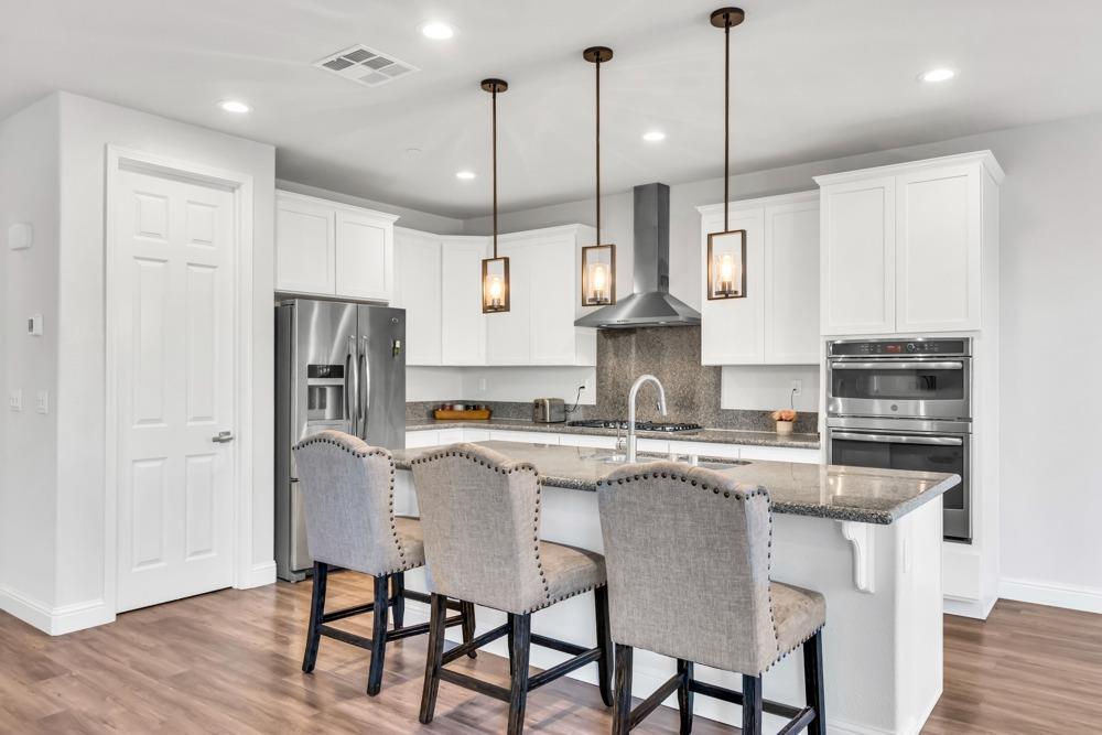 9977 RED TAIL HAWK Way