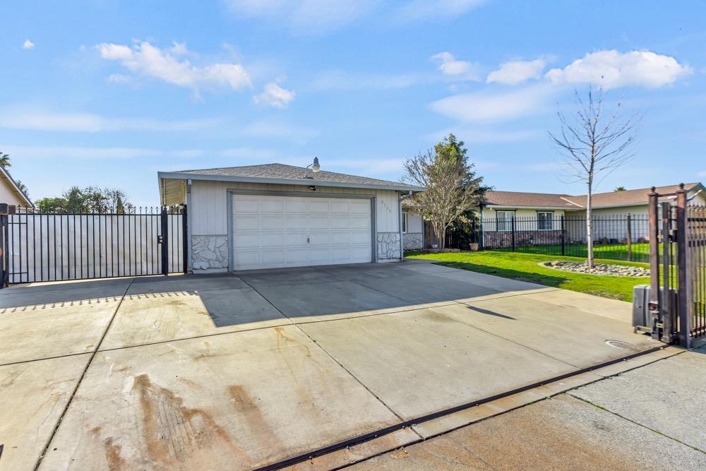 8349 Hayfield Circle