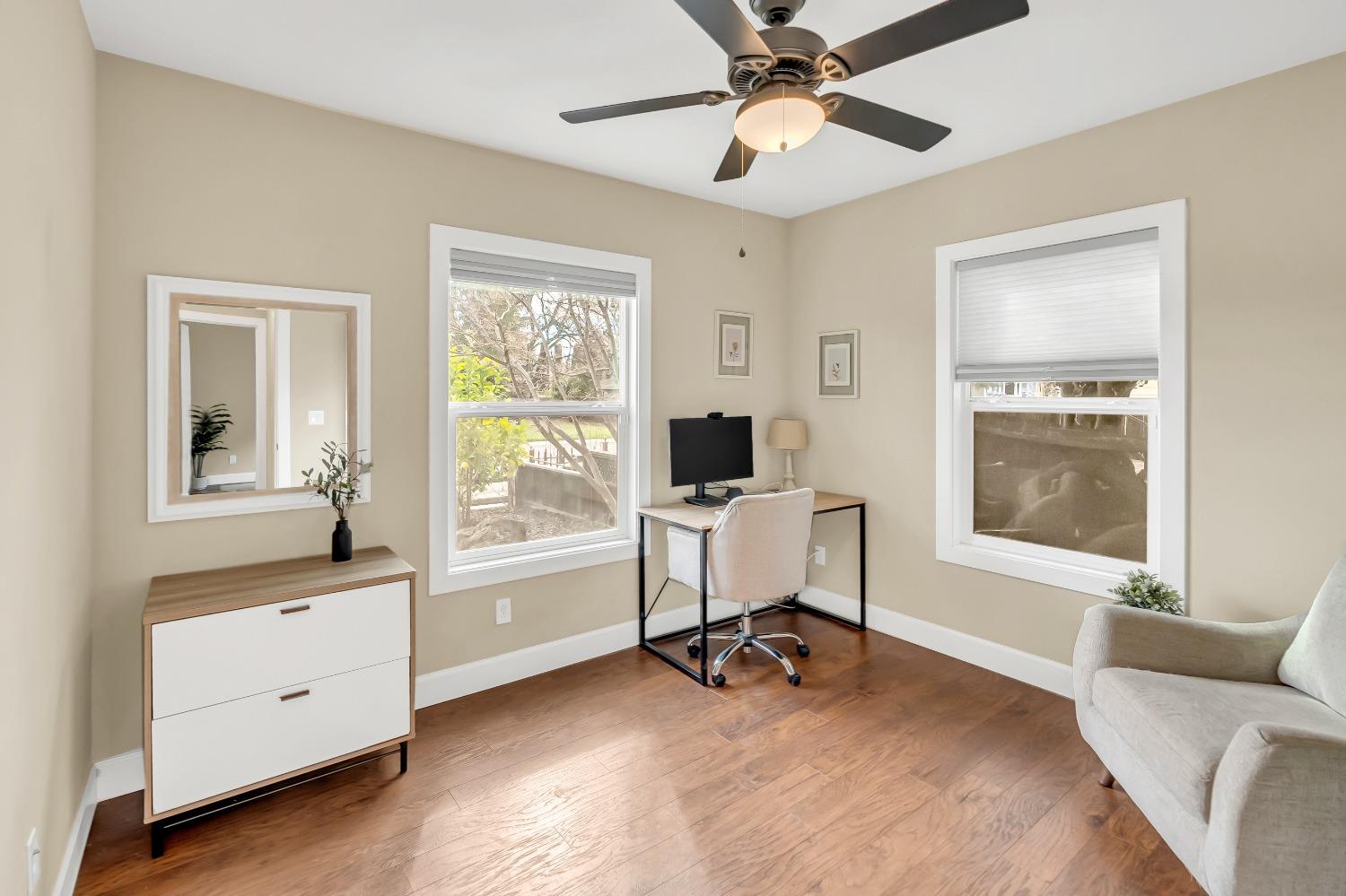 1711 WENTWORTH Avenue