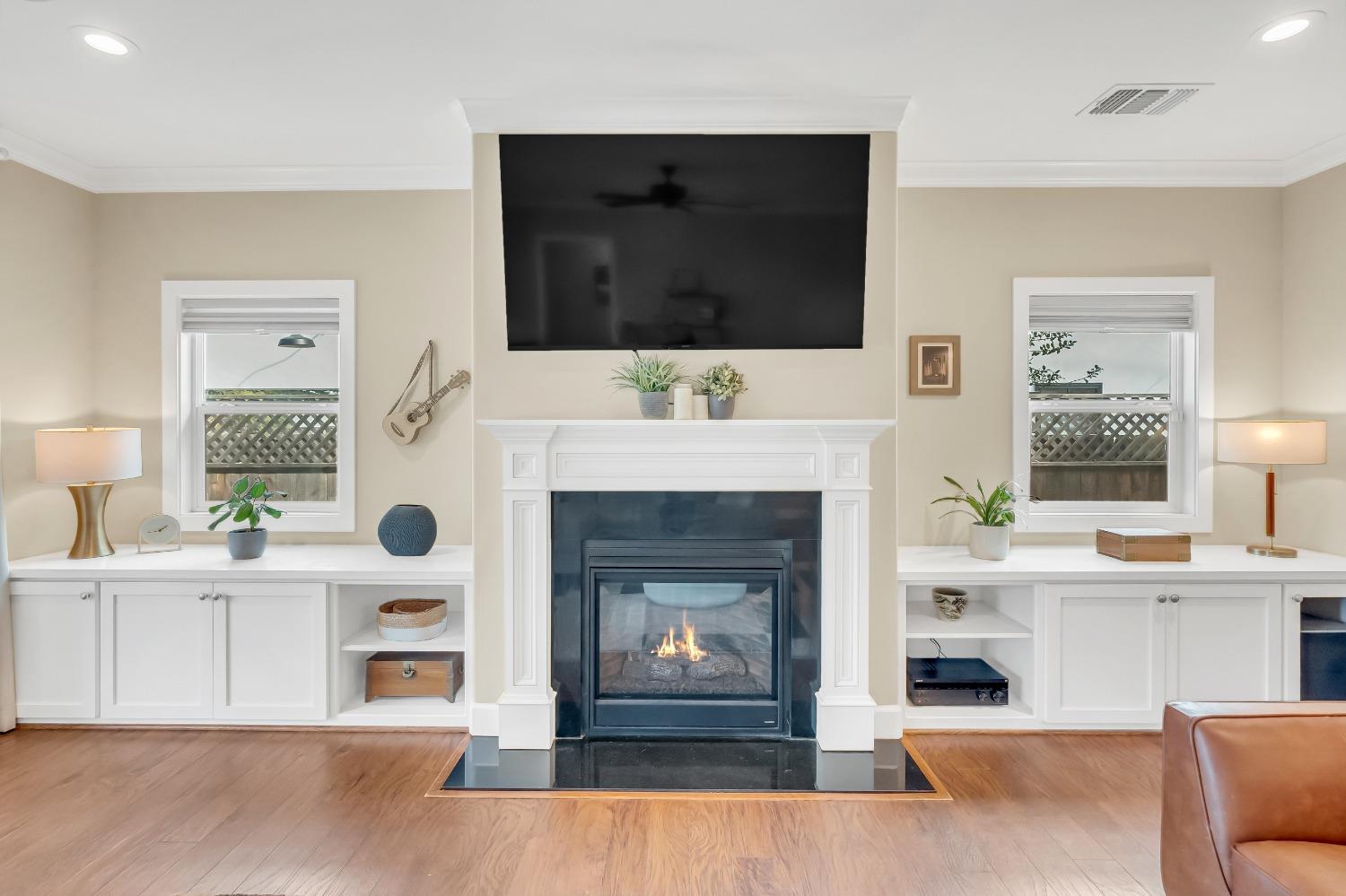 1711 WENTWORTH Avenue