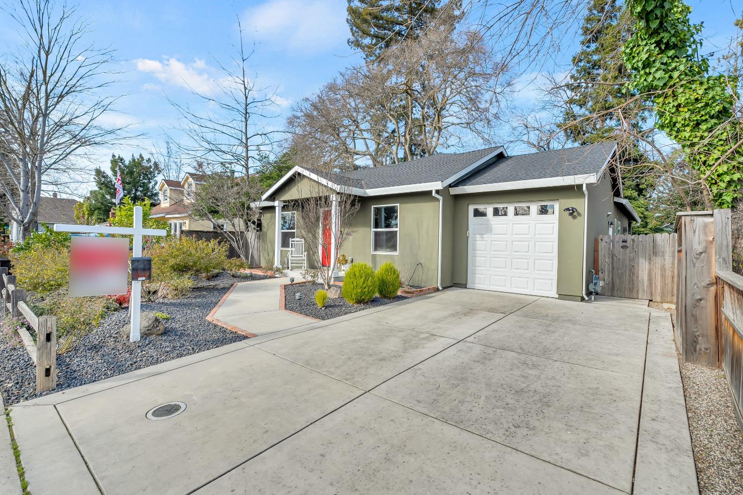 1711 WENTWORTH Avenue