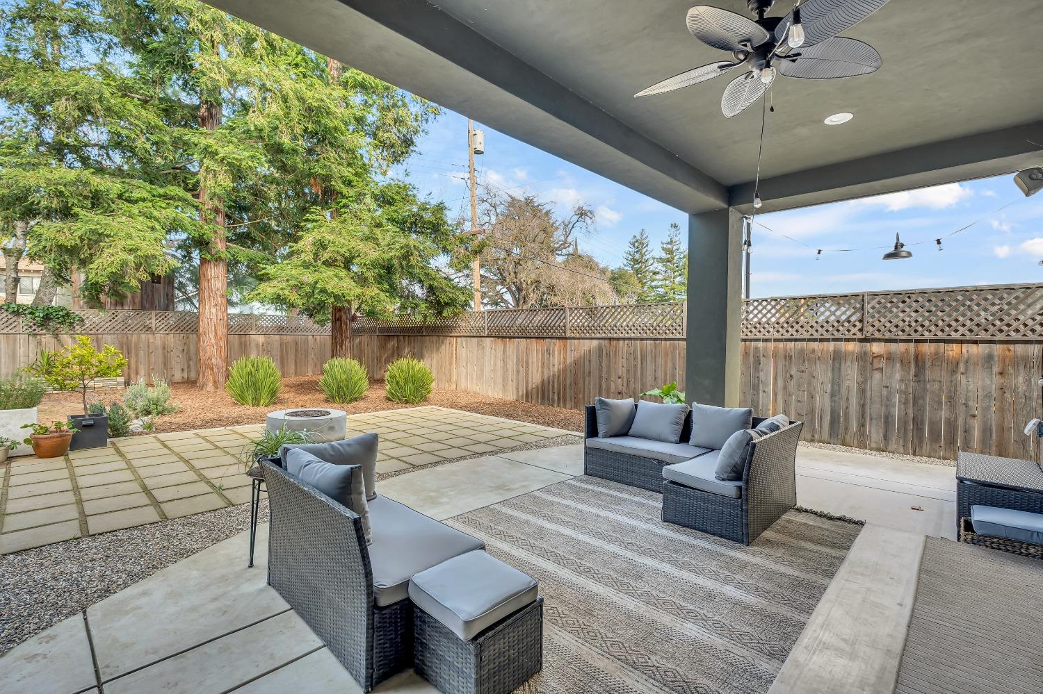 1711 WENTWORTH Avenue