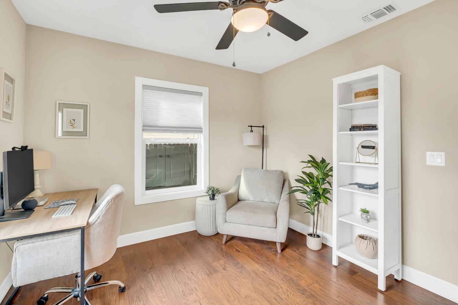 1711 WENTWORTH Avenue