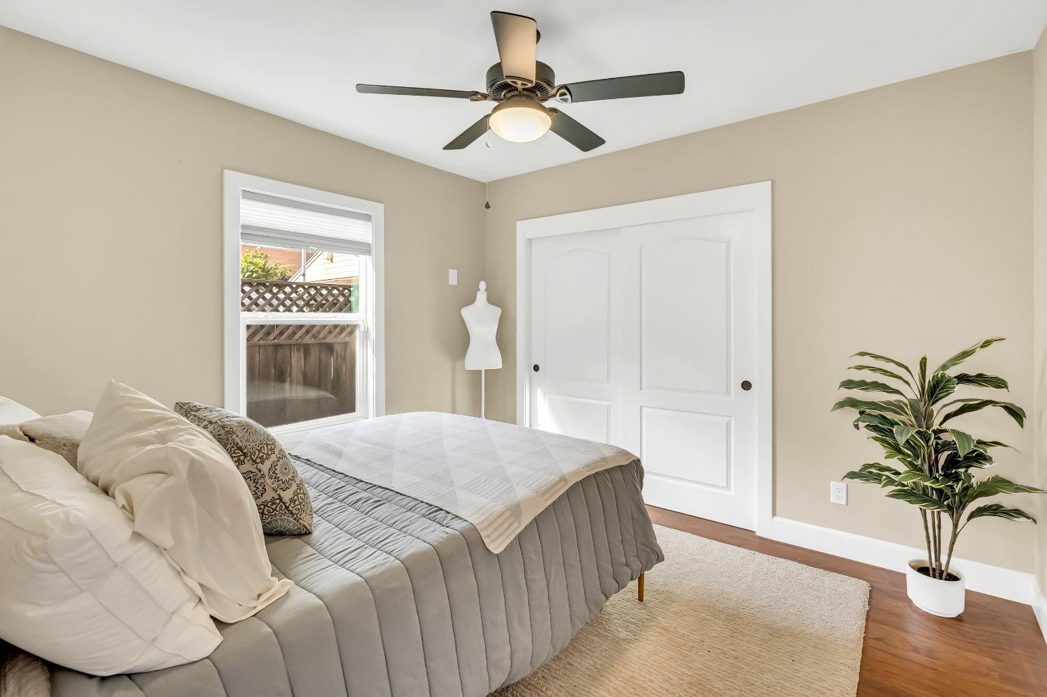 1711 WENTWORTH Avenue