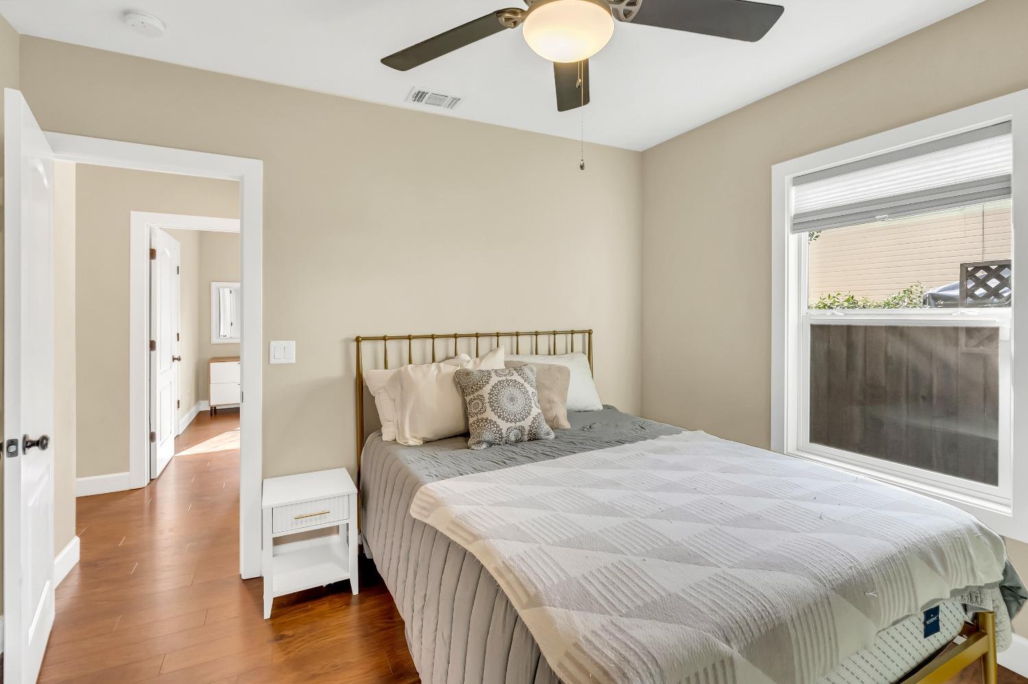 1711 WENTWORTH Avenue